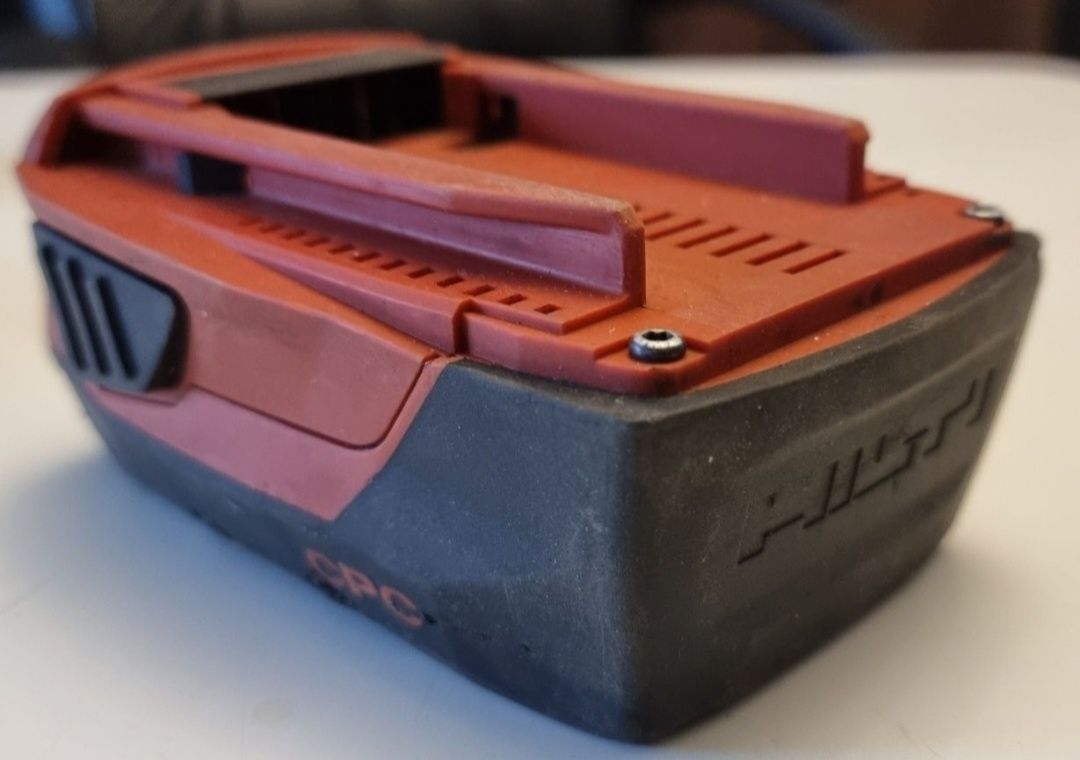 Dwa Akumulatory Hilti 1x 5,2Ah i 1x 3Ah