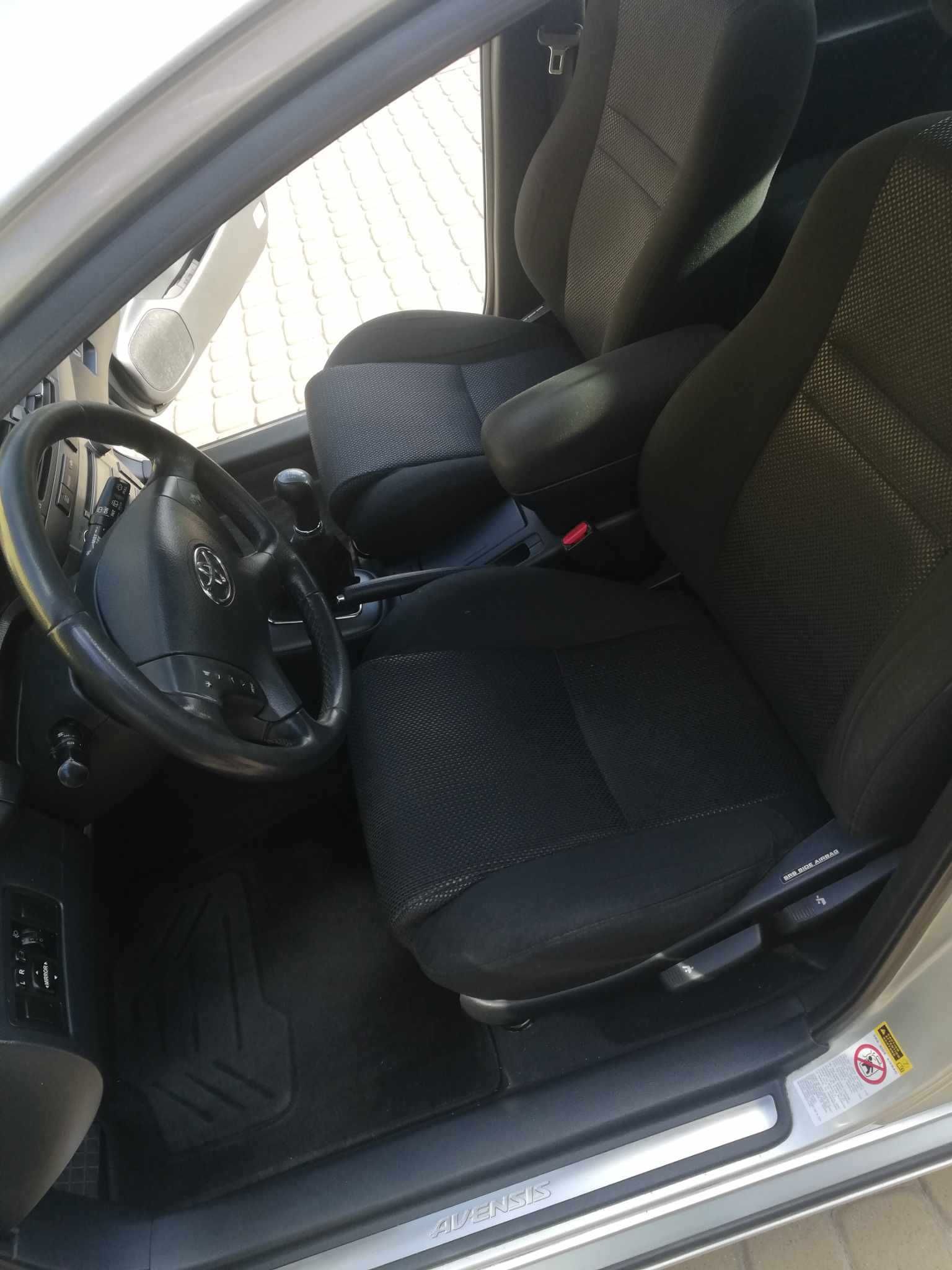 Toyota Avensis 1.8 benzyna