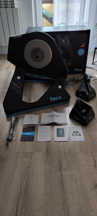 Tacx Neo 2T Smart cały zestaw plus ruchome platformy