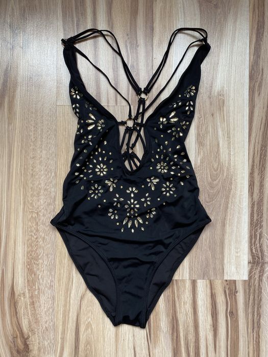 Суцільний купальник