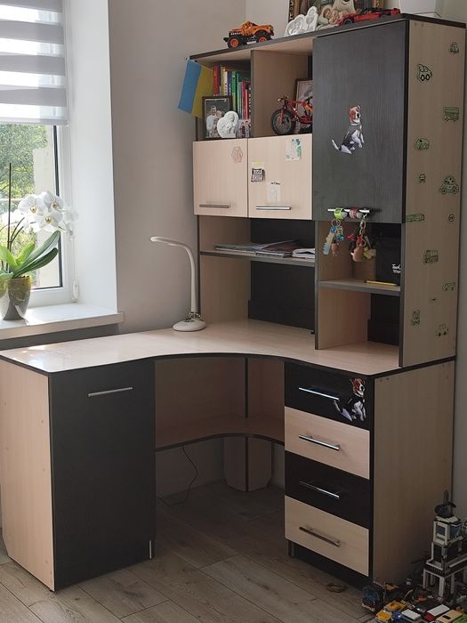 Дитяча мебель, стіл шкільний