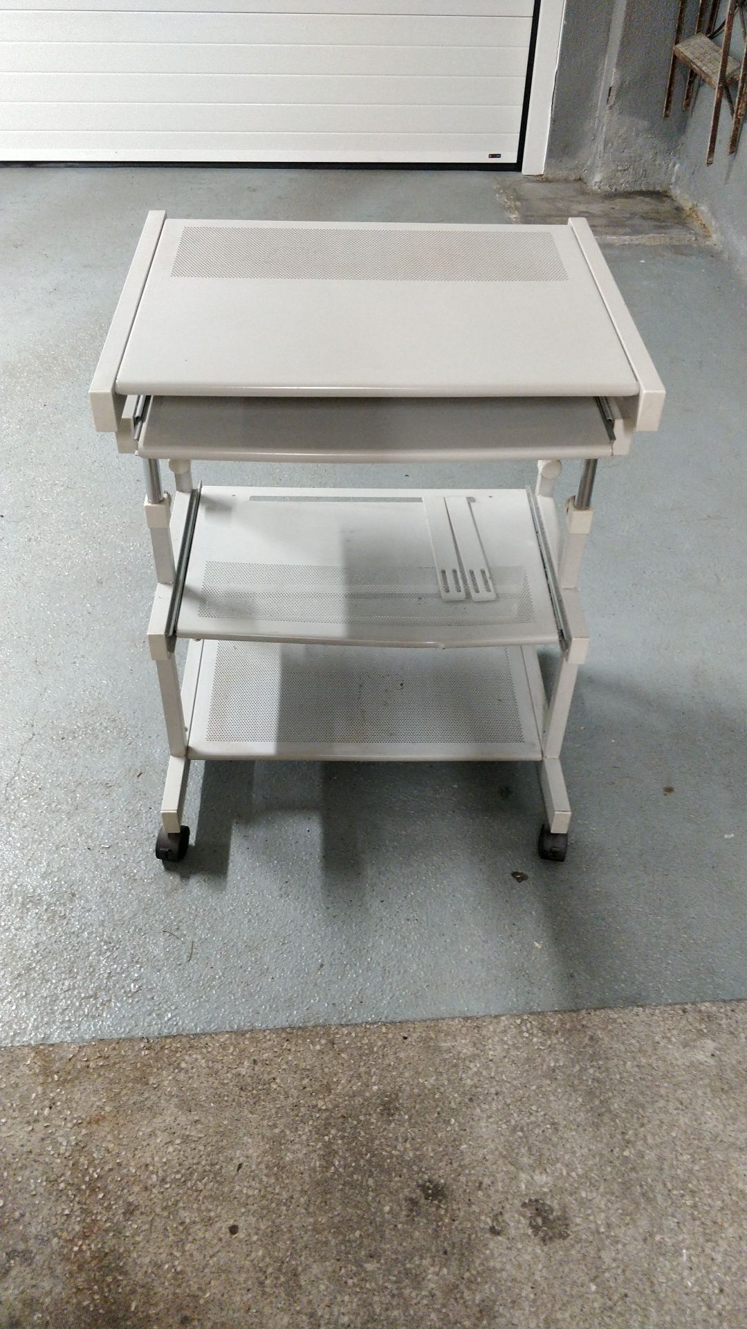 Mesa PC metalica