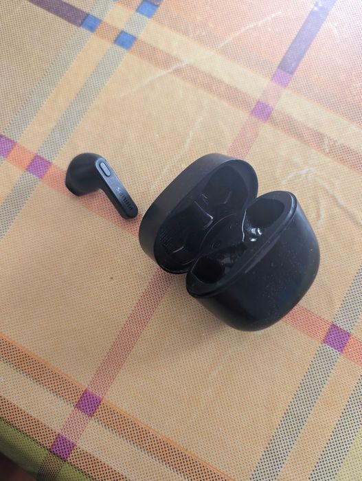 Phillips TWS TAT2206BK/00 (Lado esquerdo e carregador)