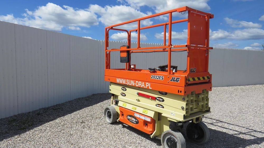 JLG 2032ES