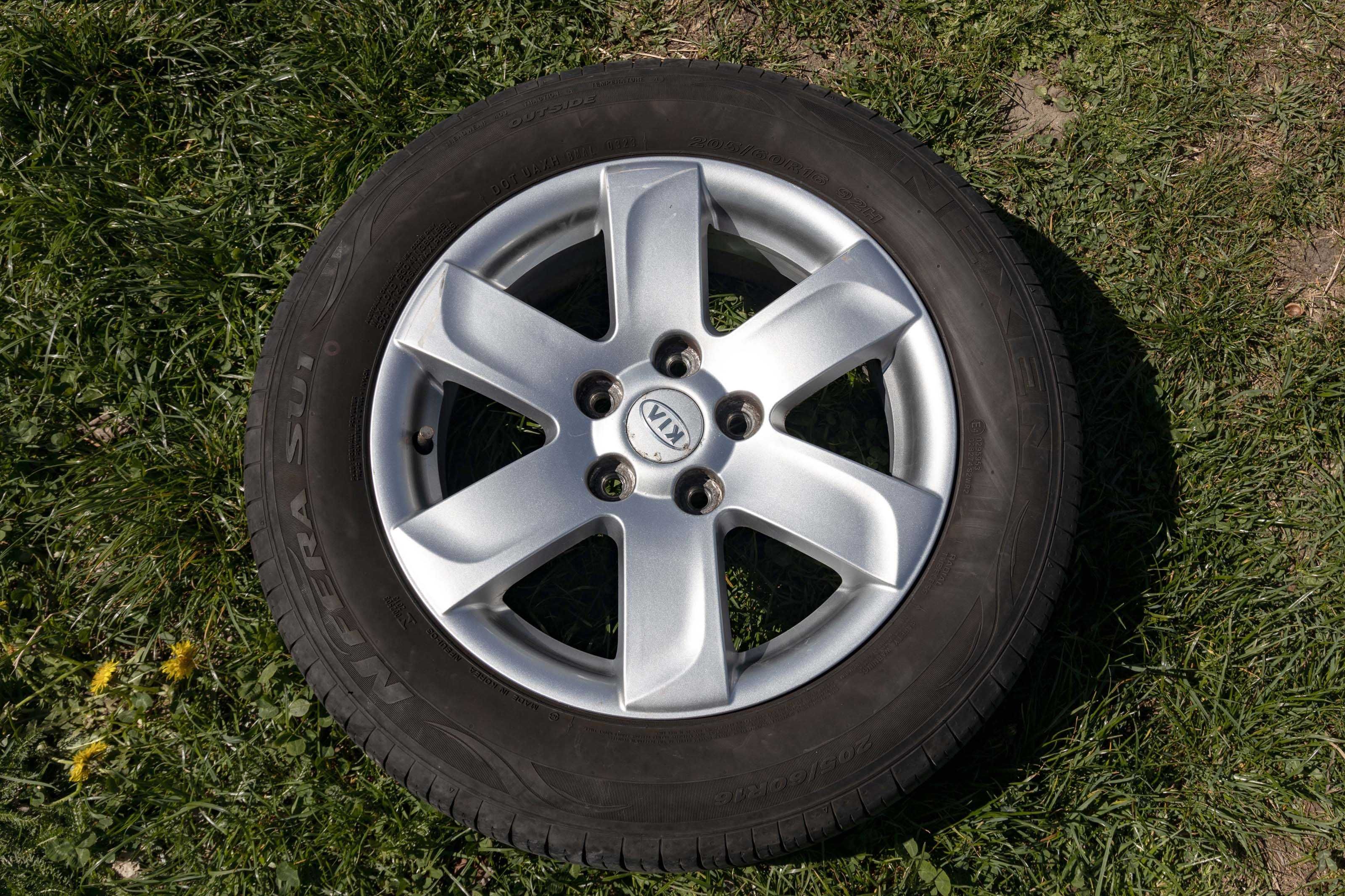 Oryginalne kola Kia Carens Ceed z oponami letnimi 205/60 R16
