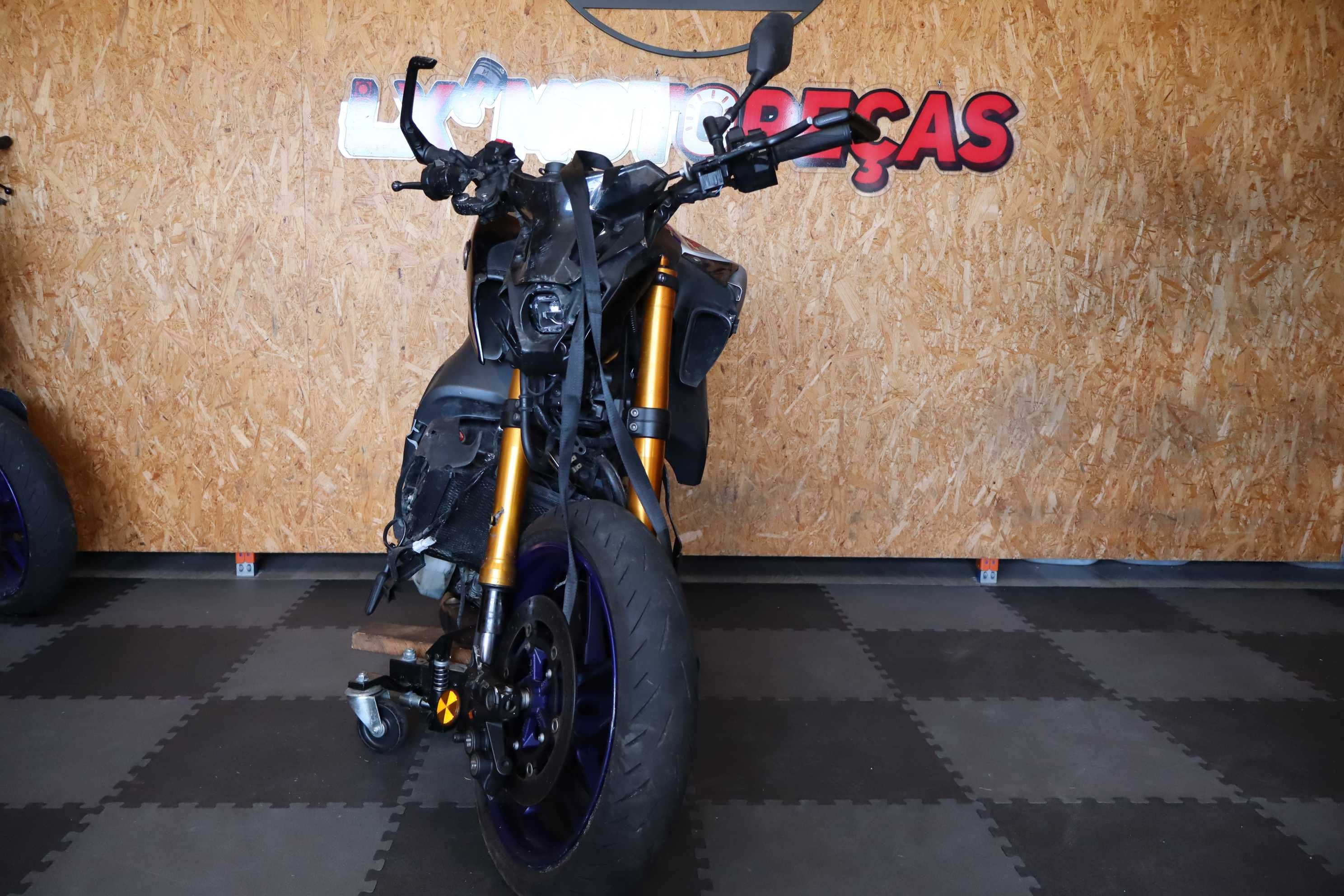 Yamaha Mt-09 SP de 2022 para peças.