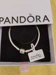 Pulseira original Pandora com caixa.Tamanho 18. Marca por dentro