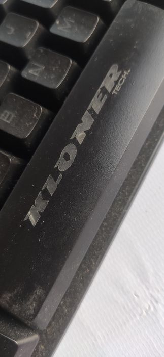 Teclado Kloner modelo KTG1 para peças