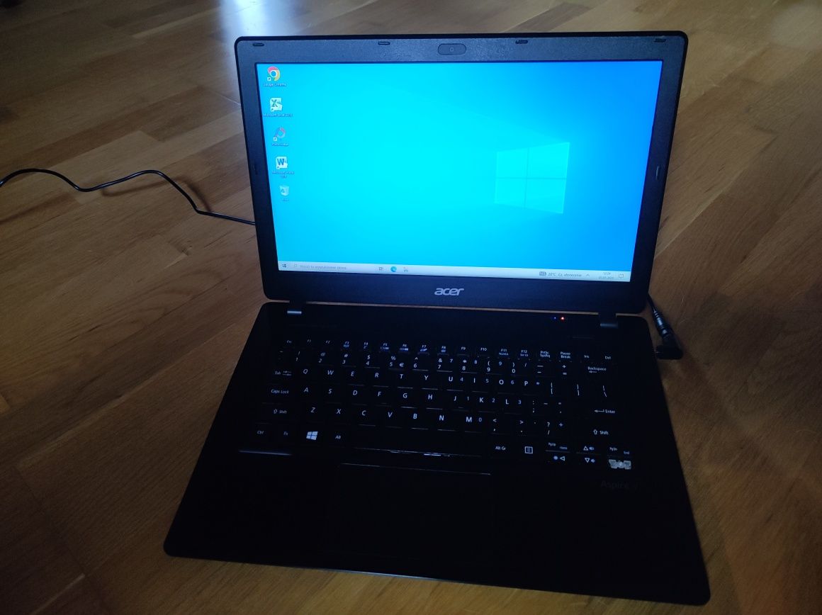 Laptop ACER Aspire V3-371-36HX