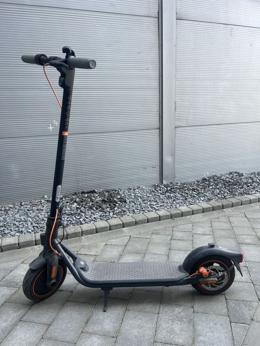 Електросамокат Segway Ninebot F40e