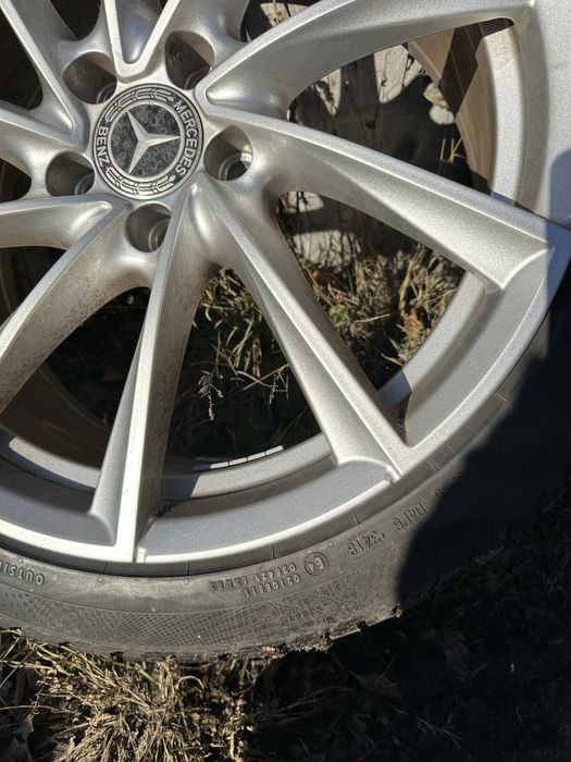 Продам комплект шини 245/40/19 зимові та диски Mercedes R19