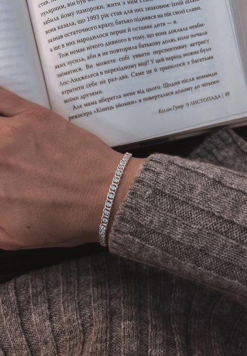 Срібний браслет з камінцями з біркою