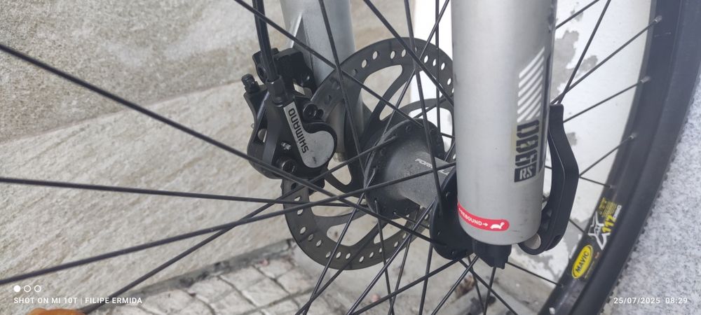 Bicicleta BTT suspensão total