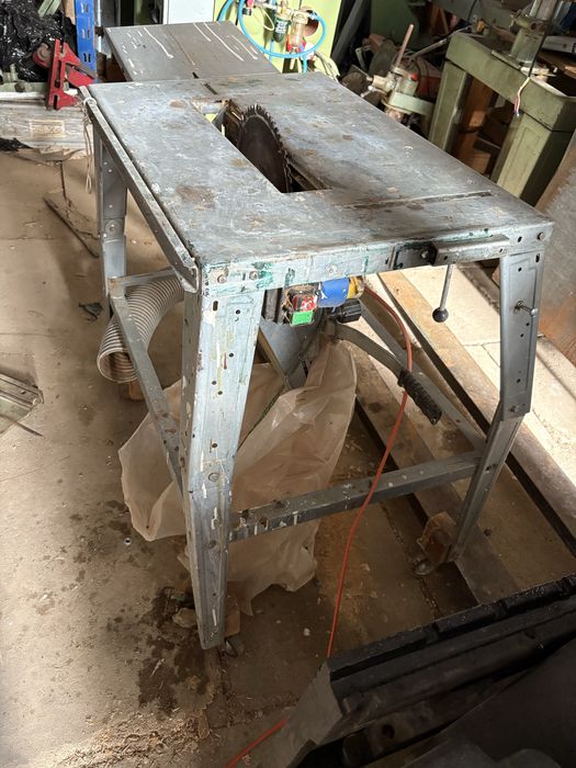 Pila stolowa krajzega cyrkularka  230v