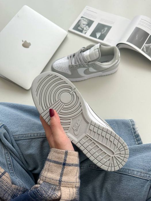 ЖИВІ ФОТО‼️ Жіночі кросівки Nike Dunk Low Leather Grey сірі найк данки