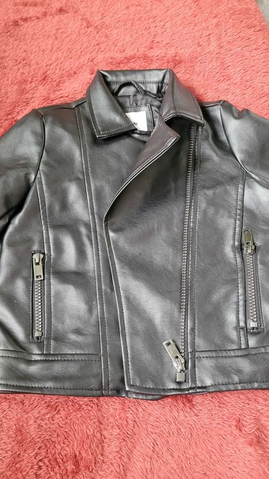 Śliczna kurteczka skórzana dla dziewczynki, r. 110, Sinsay, nowa.