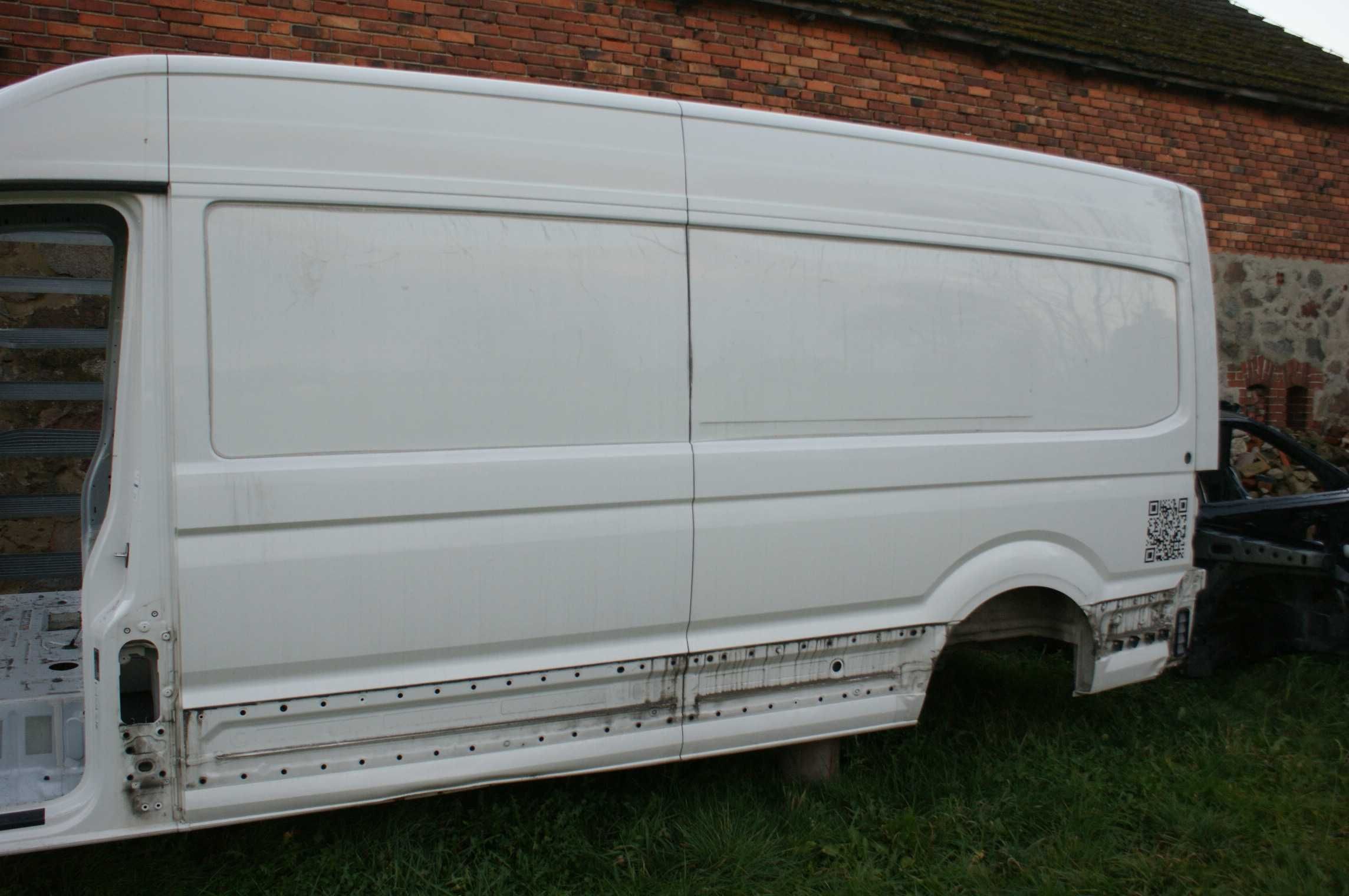 VW Crafter II Man TGE Błotnik Lewy Tył Poszycie Ćwiartka Bok L4H3