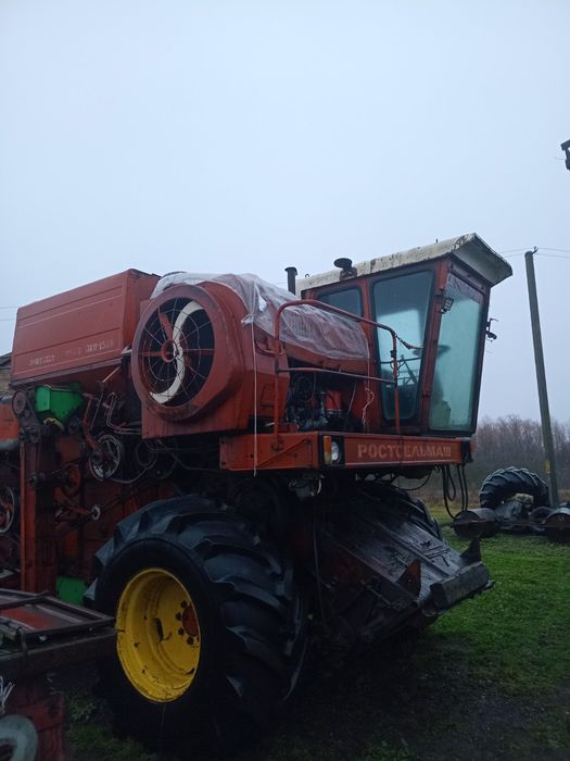 Комбайн Дон 1500