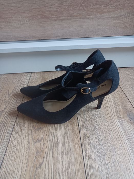 Czarne szpilki Graceland