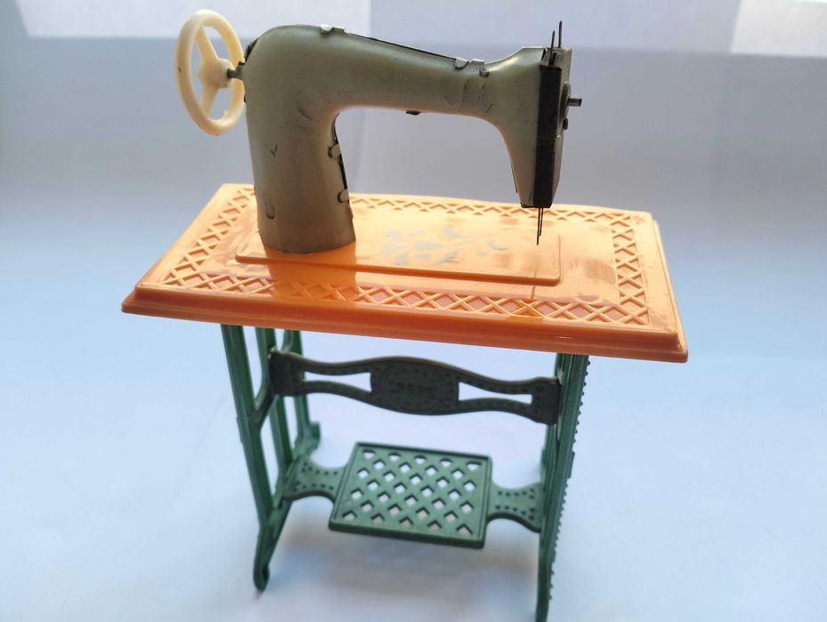 Máquina de custura - Brinquedo português PEPE - Antigo