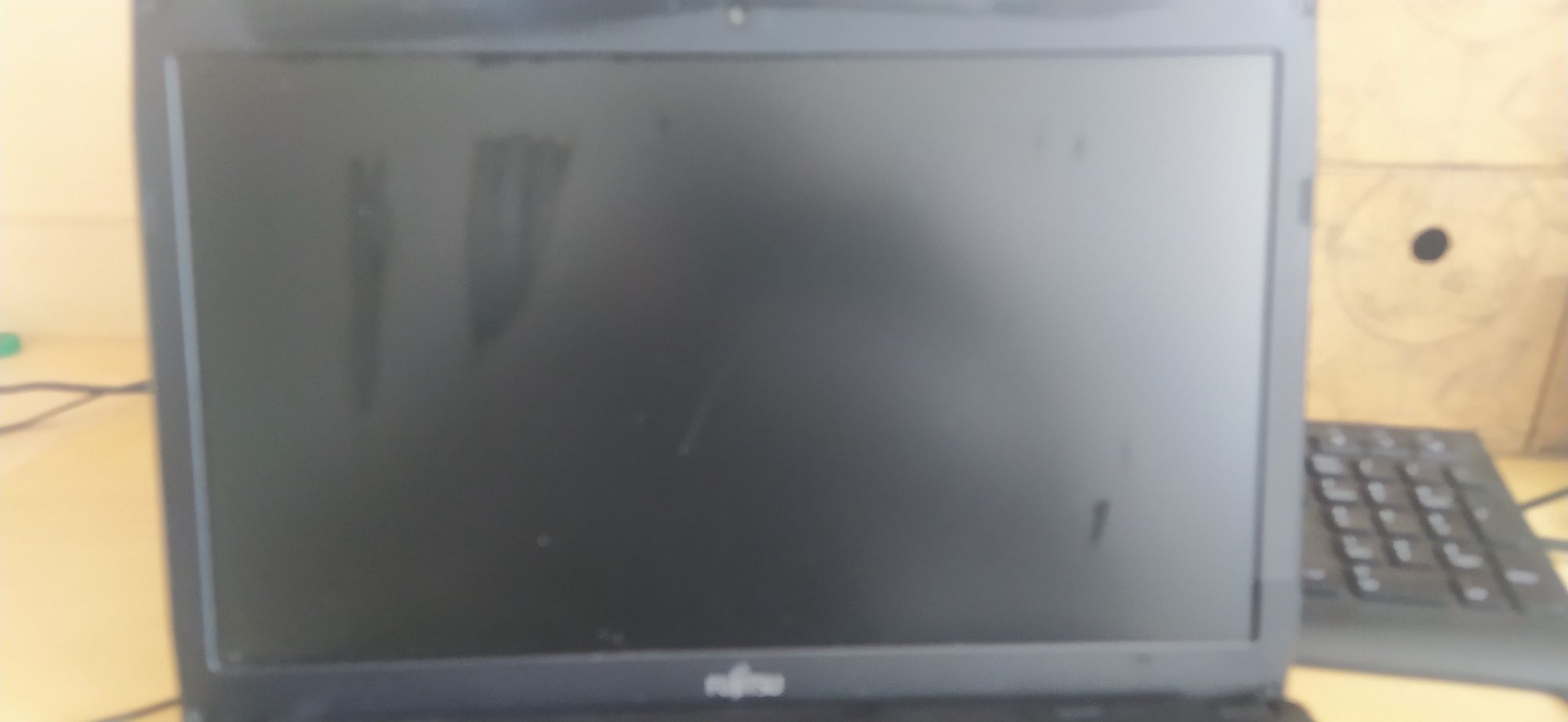 Laptop FUJITSU LIFEBOOK AH544 6GB ram *uszkodzony*