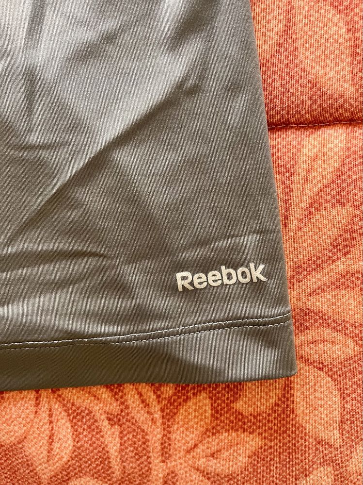 Top de fitness Reebok azeitona