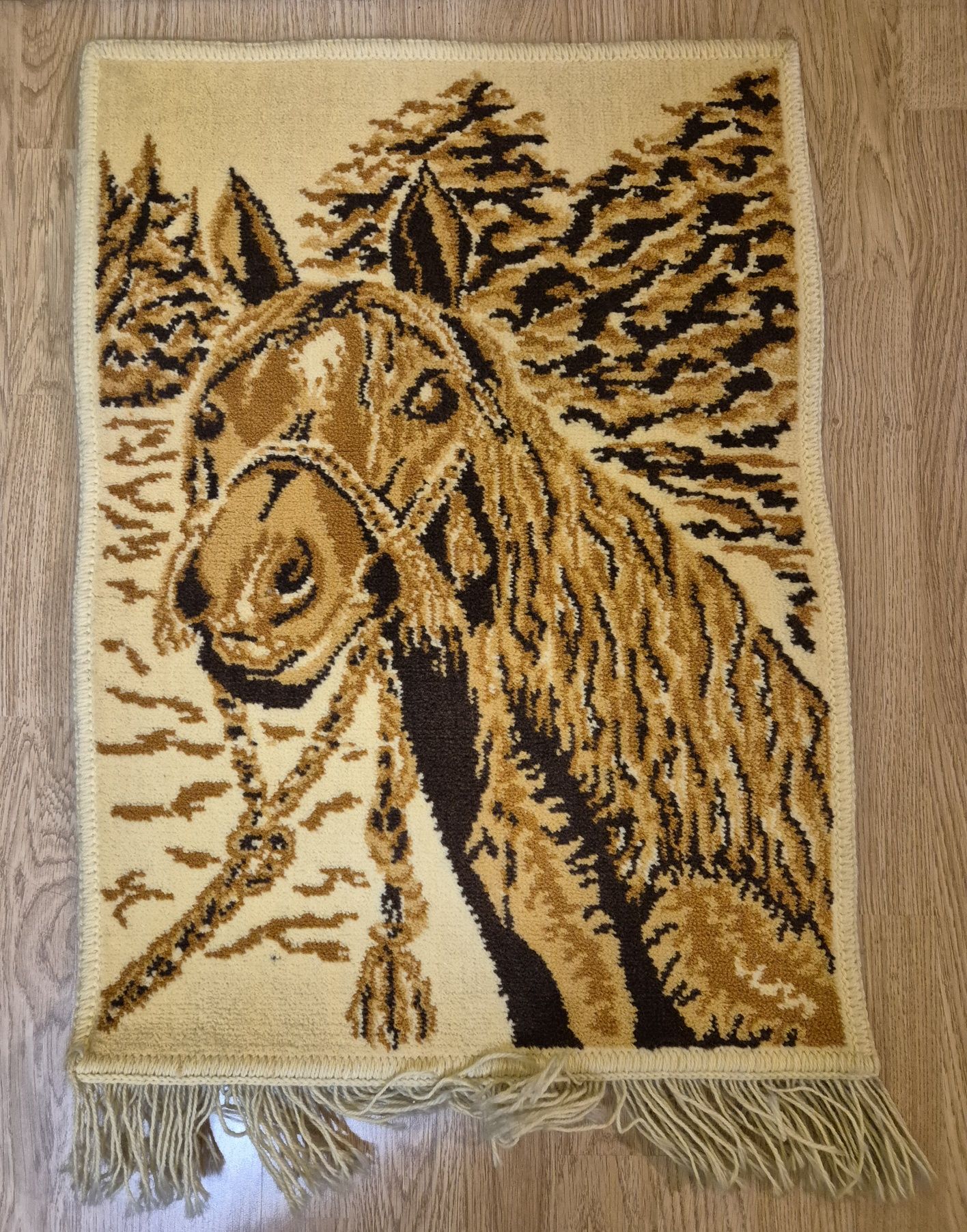 Dywan na ścianę koń Woltom