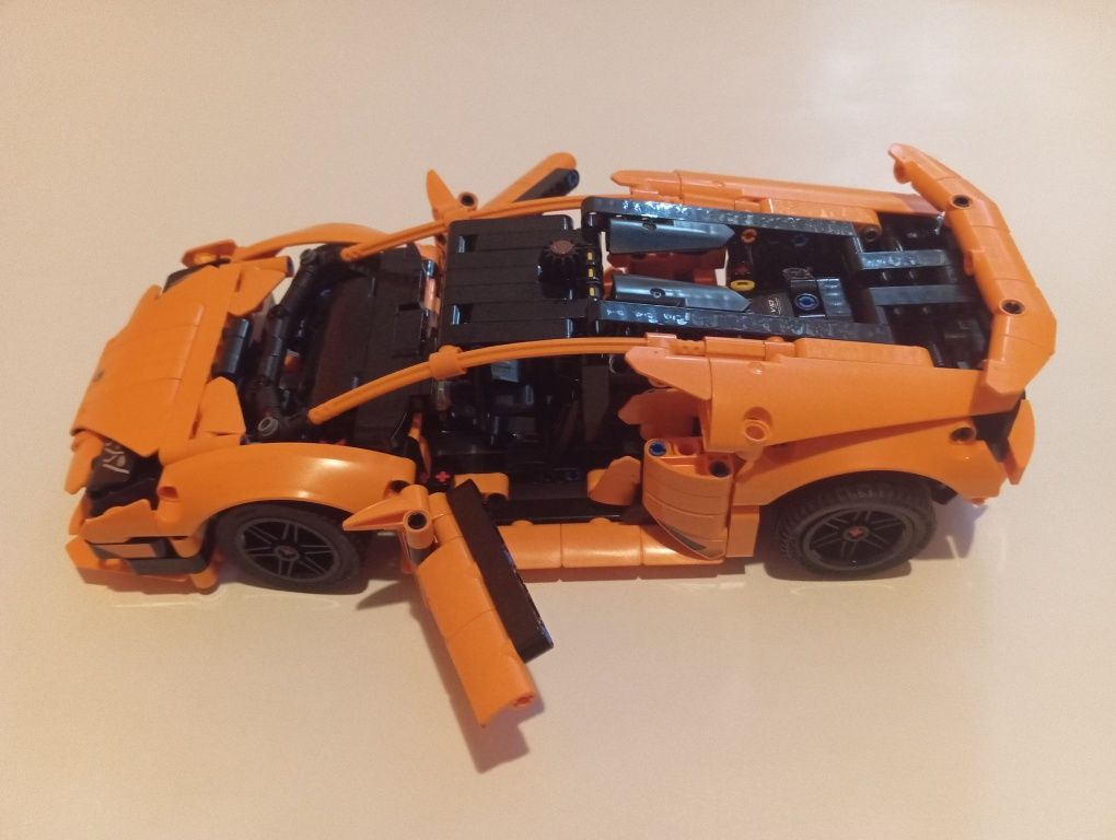 Faço montagens de legos