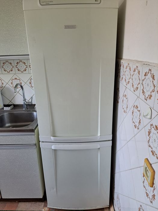 Продам холодильник Electrolux