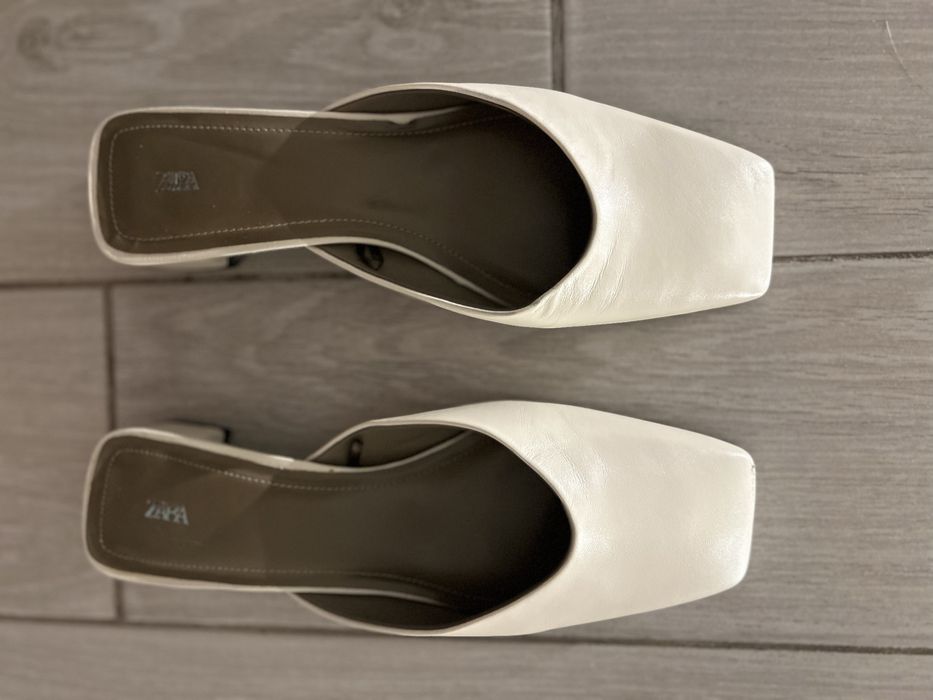 Шкіряні мюлі Zara