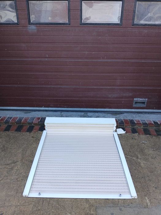 Roleta zewnętrzna szer. 123/126 wys.138 z puszką rolety DOWÓZ KRAJ