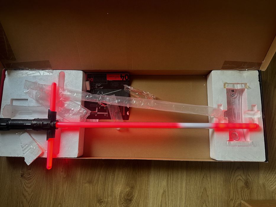 Miecz świetlny star wars Kylo Ren black series force fx lightsaber