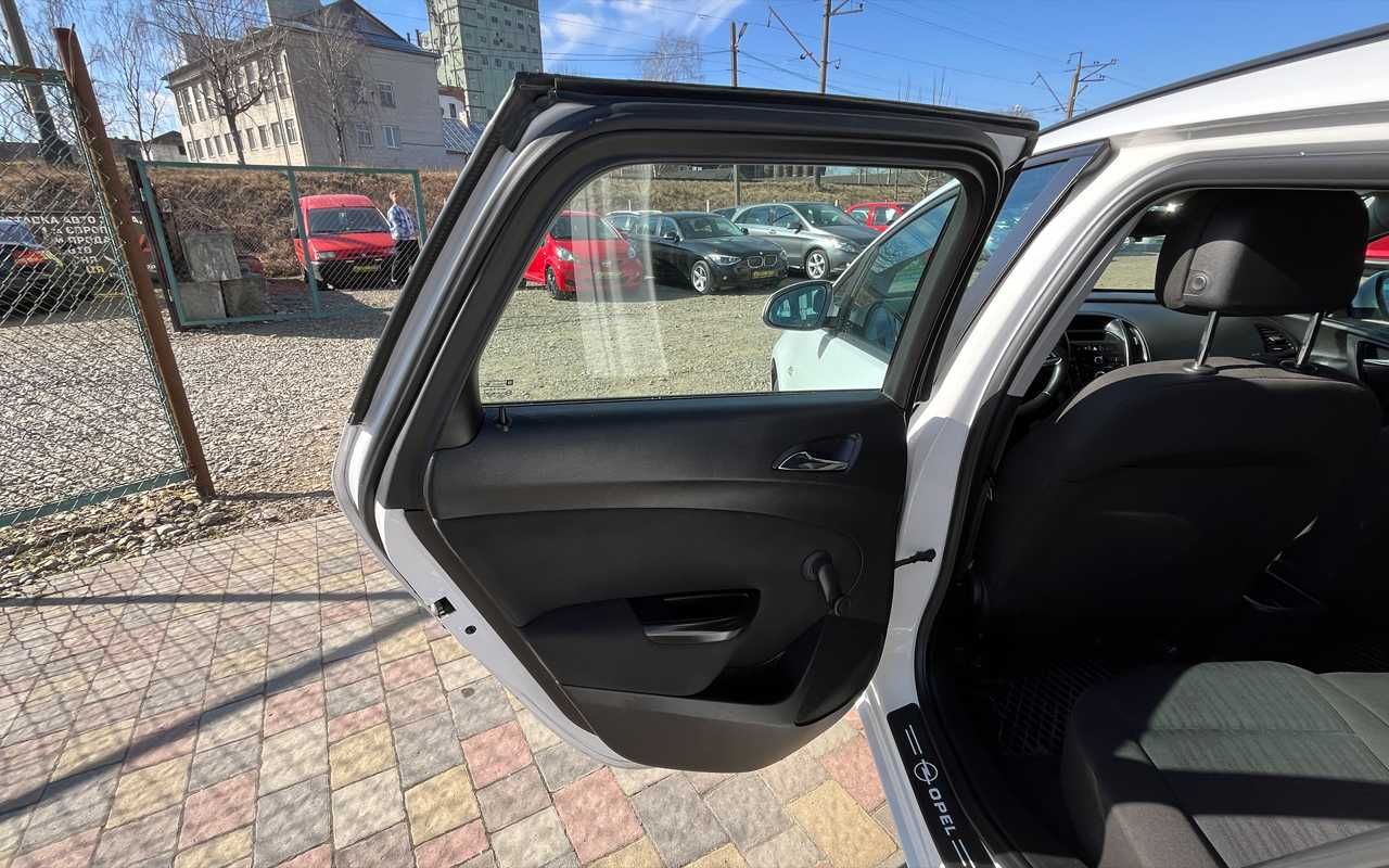 Opel Astra Sports Tourer 2014