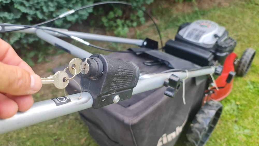 Kosiarka z napędem z rozrusznikiem kluczyki 46cm