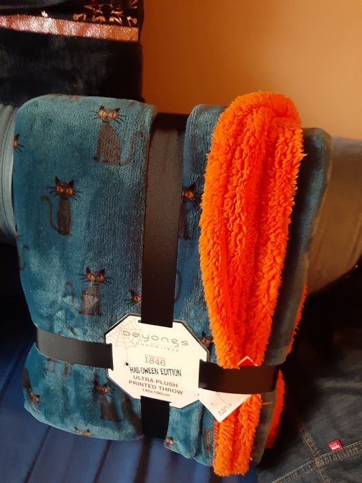 Koc Halloween kot kotki baranek pomarańczowy kocyk niebieski Tkmaxx