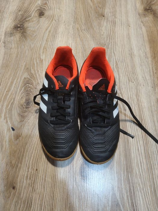 Halówki Adidas Predator rozmiar 33