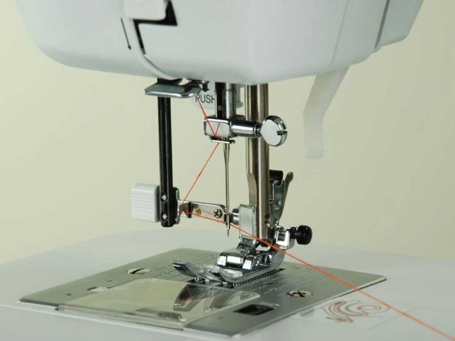 Професійна швейна машина / Швейная машинка Carina Professional