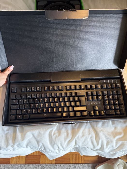 Headset Razer e teclado mecânico