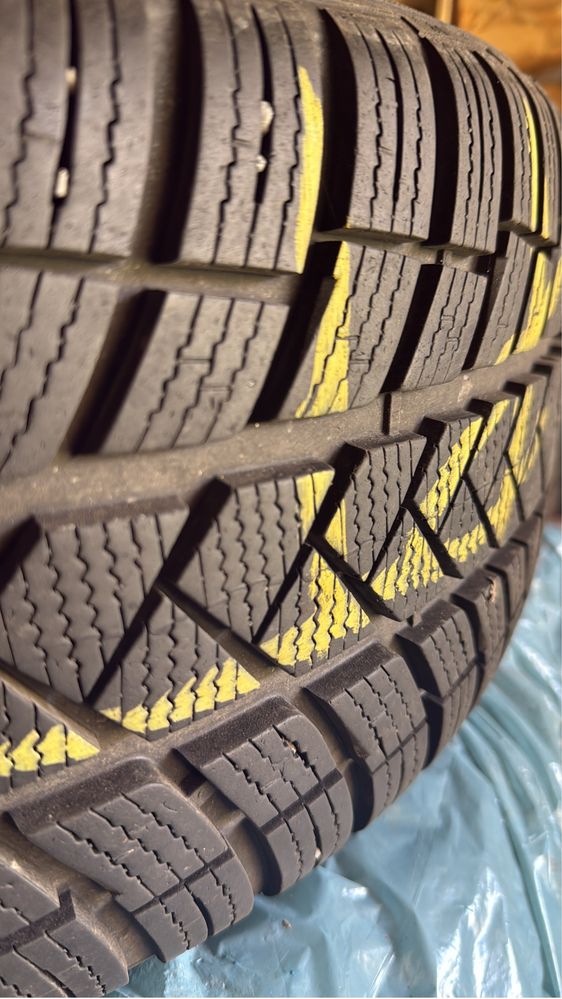 Opony z felgami 235/45/18R