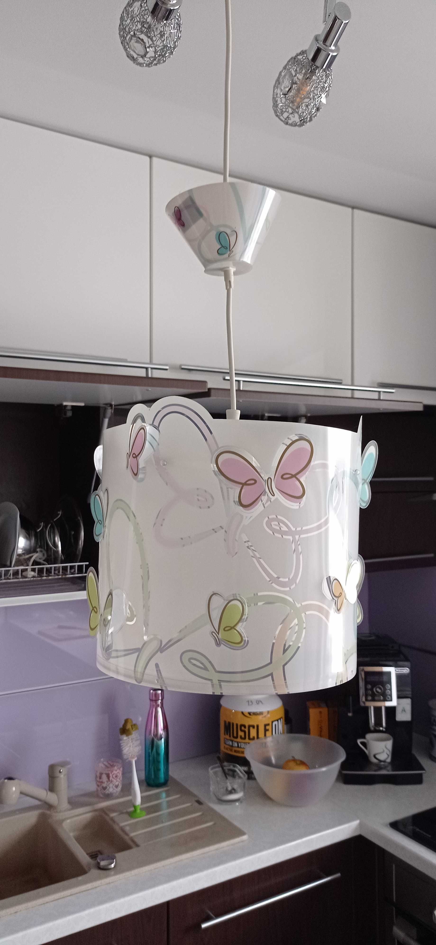 Lampa w motylki dla dziecka