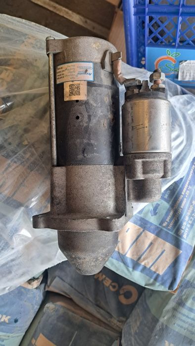 Стартер до вантажівки