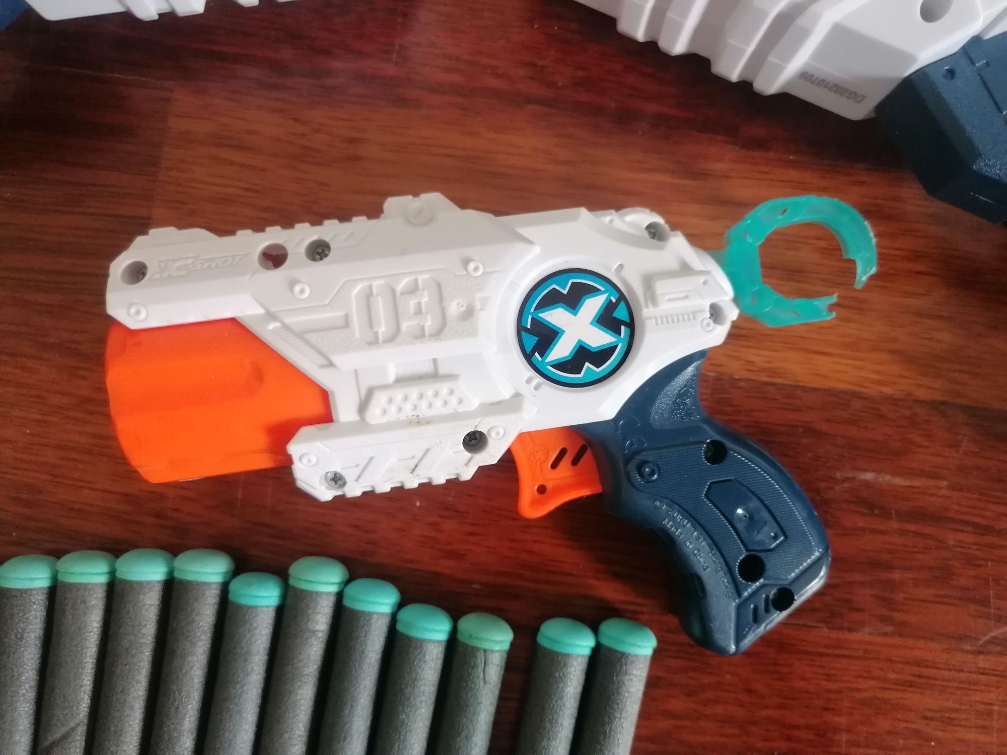 Conjunto de 4 pistolas X shot nerf