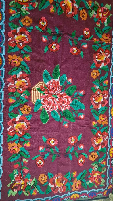 Ковер вышитый крестиком