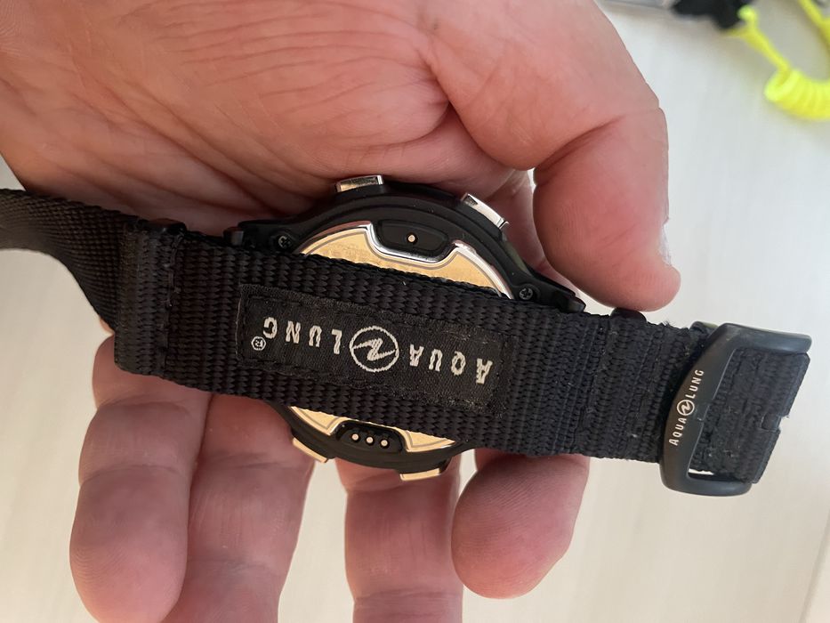 Aqualung i200C Nato Strap - Computador de Mergulho