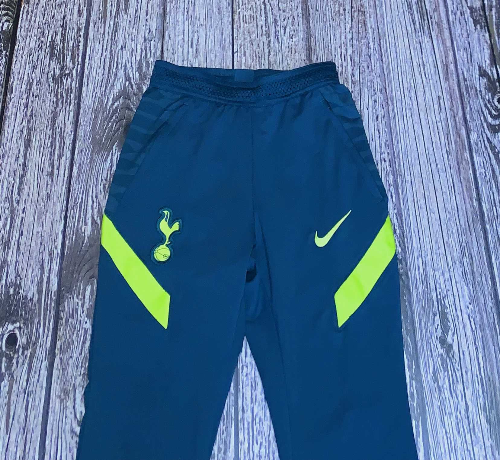 Спортивные брюки Nike для ребенка 10-11 лет. 140-146 см