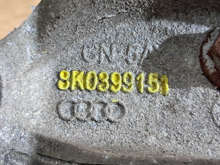 Podpora łapa belka poduszka skrzyni biegów AUDI A4 B8 A5