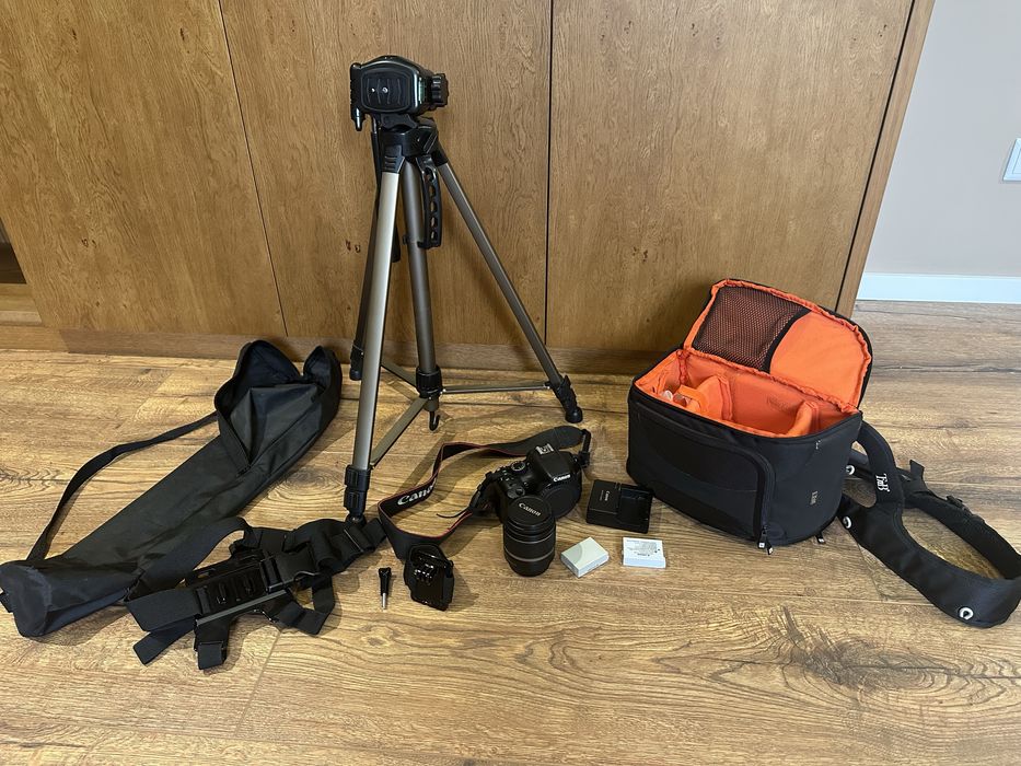 Canon EOS 550D + extras