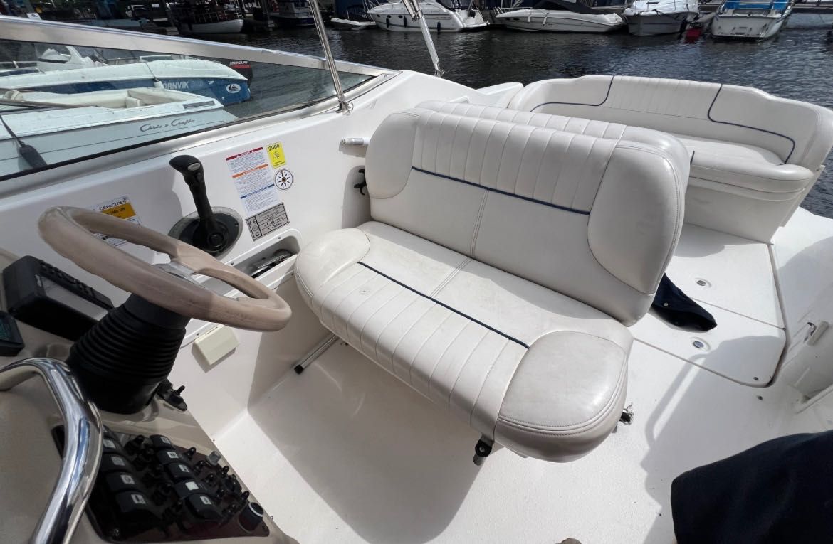 Chaparral 240 Signature