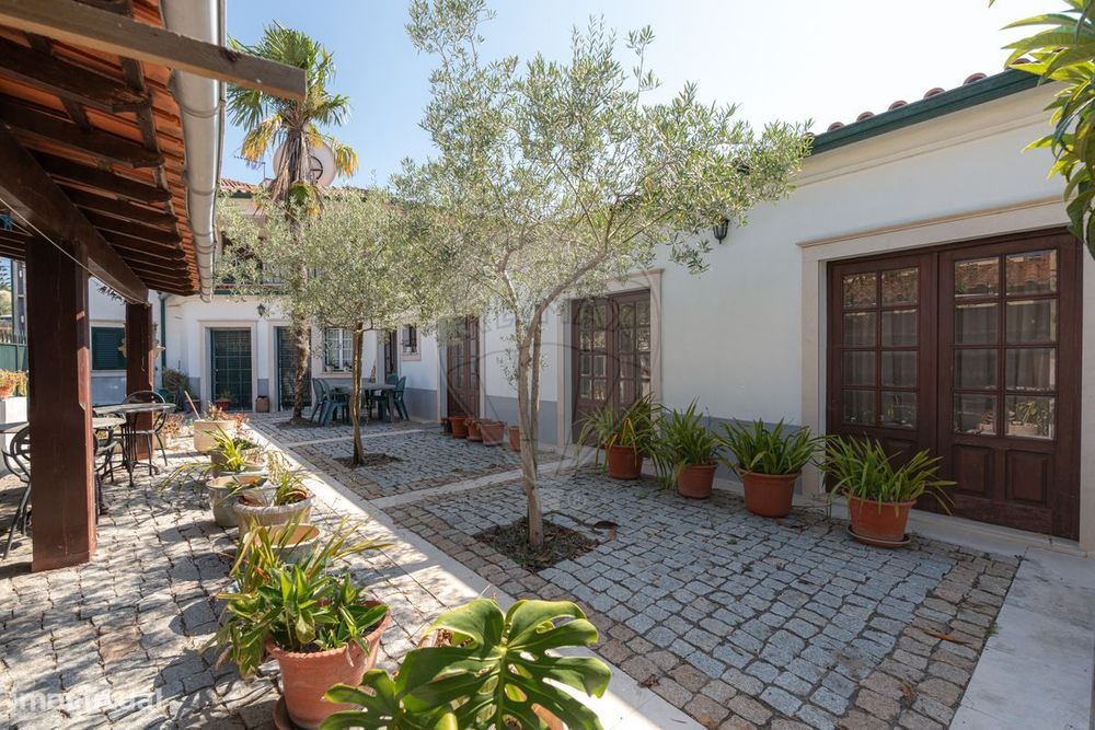 Moradia T5 para venda