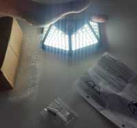 Aplique Ext. Luz 100 LEDs Painel Solar Bateria Sensores Mov. Noite/Dia